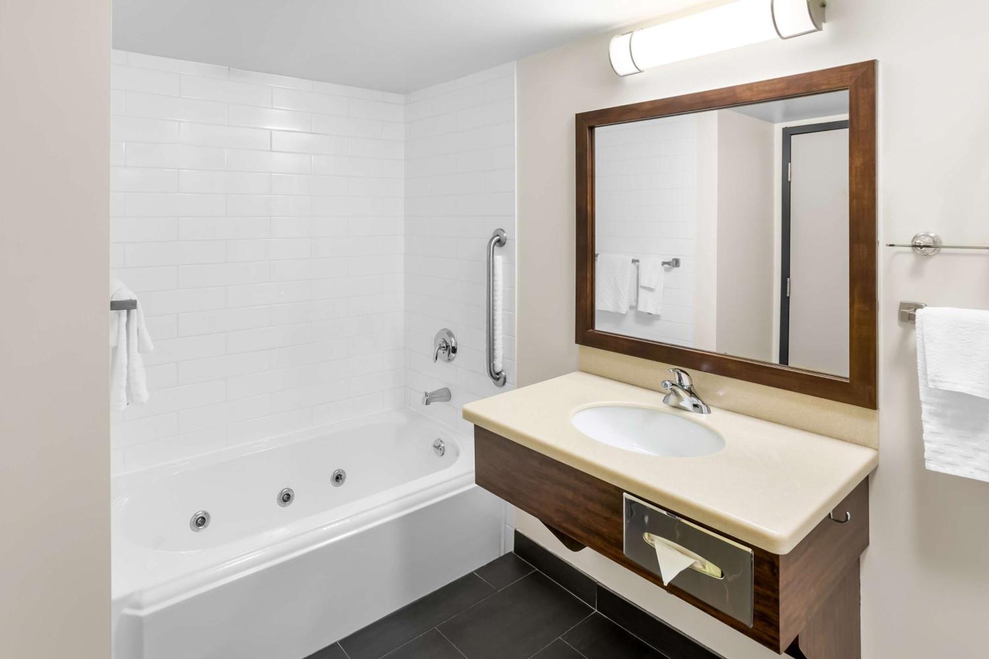Best Western Thompson Extérieur photo